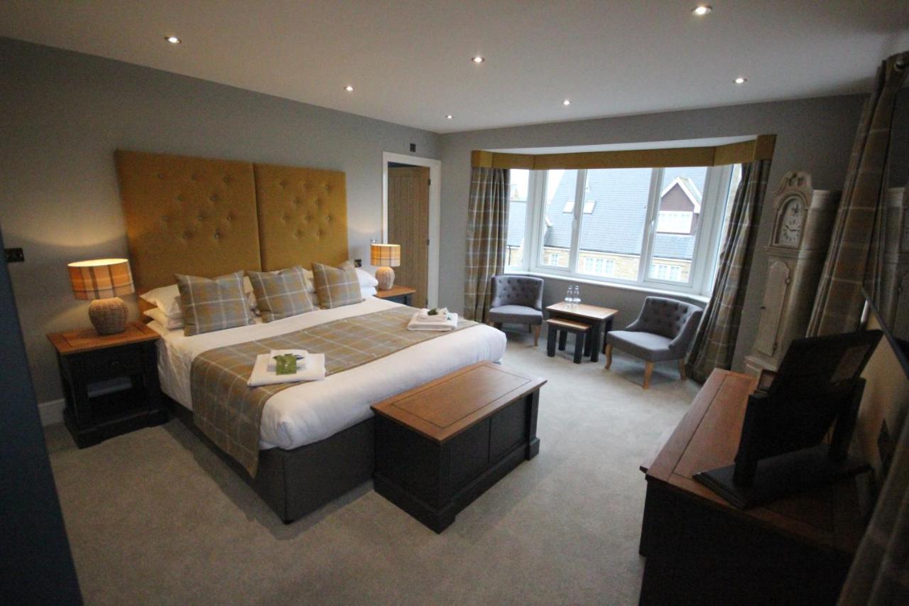 The Sunningdale Hotel แบมบะระ ภายนอก รูปภาพ